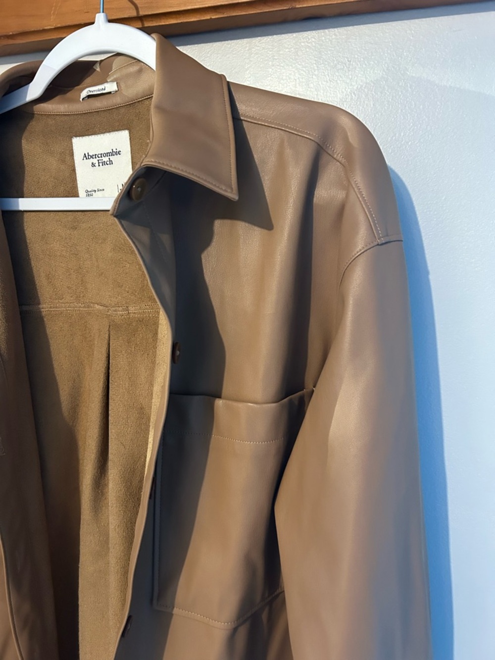 Abercrombie & fitch faux leather shacket size medium - Picture 3 of 4